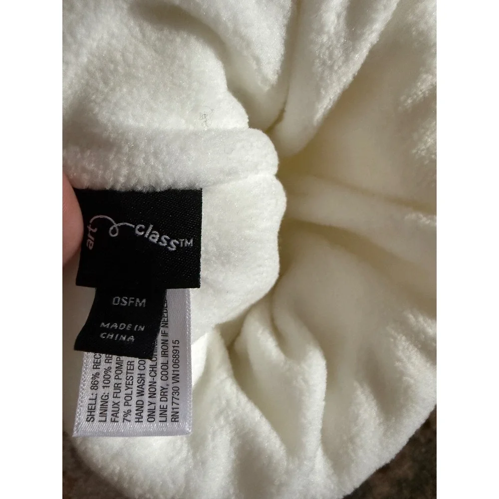 Art Class Cream White Cable Knit Beanie Faux Fur Pom Pom Fleece Lined OSFM